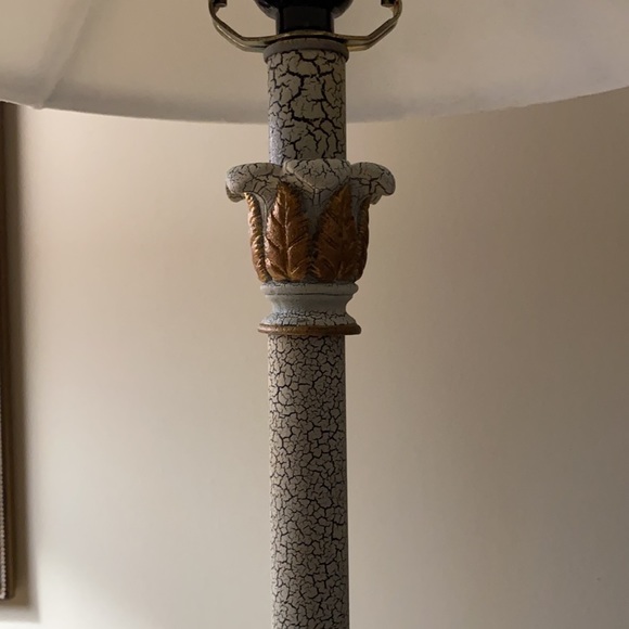 Vintage ornate buffet table lamps - Picture 3 of 11